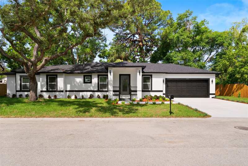4 bedroom Single Family Residence at 5062 80th Lane, Lewis Bay Park, St Petersburg — photo 1