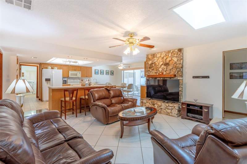 4 bedroom Single Family Residence at 8830 Aspen Avenue, Woodside Village, Orlando — photo 5