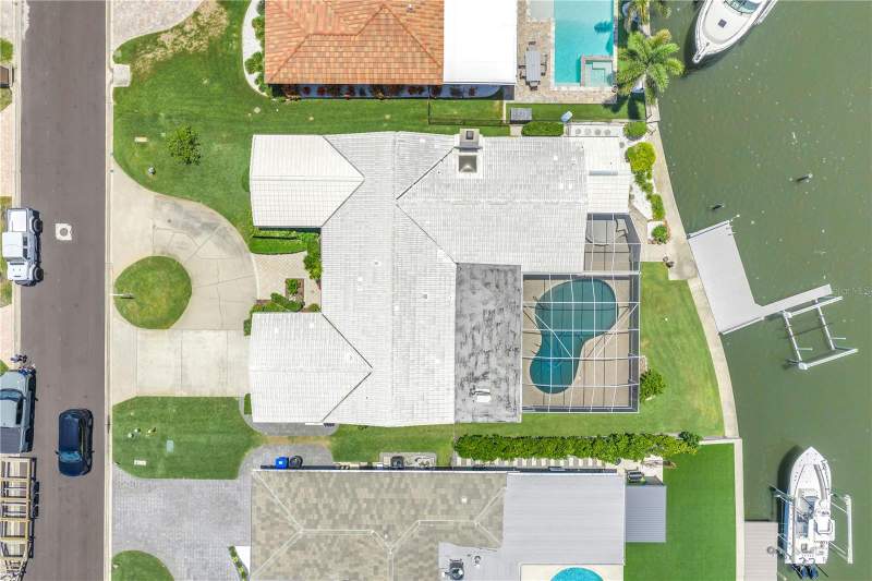 4 bedroom Single Family Residence at 2067 Massachusetts Avenue, Venetian Isles, St Petersburg — photo 3
