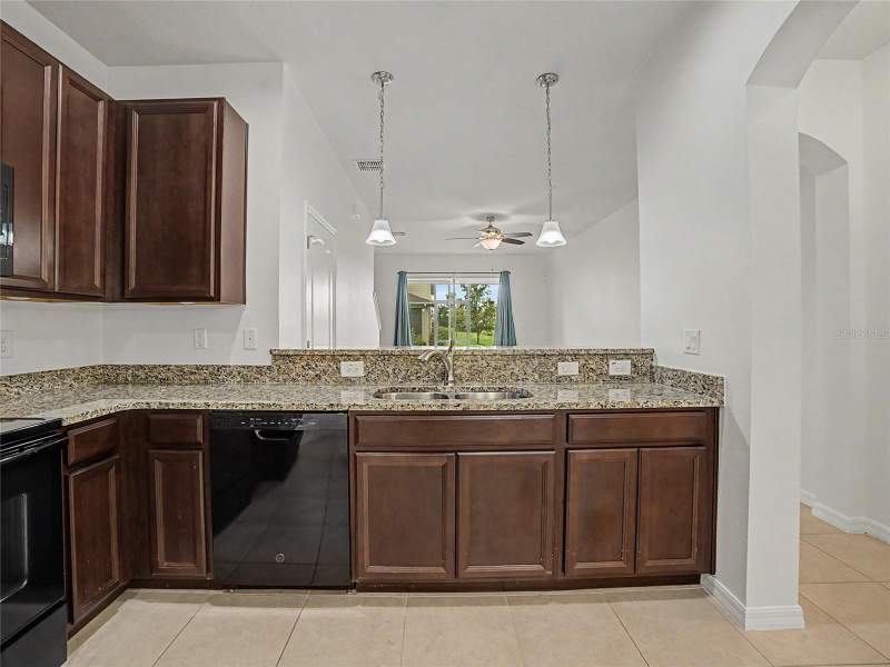 3 bedroom Townhouse at 10942 Verawood Drive, Lucaya Lake Club, Riverview — photo 5