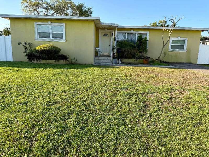 2 bedroom Single Family Residence at 3624 Abington Avenue, Perrys Skyview Sub, St Petersburg — photo 1