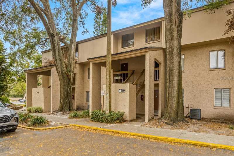 1 bedroom Condominium at 7510 Presley Place #98-A, Place One A Condo, Tampa — photo 1