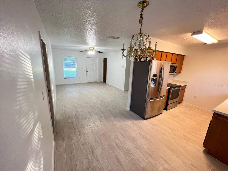 3 bedroom Single Family Residence at 33 Lakeview Court, Mascotte Lake Jackson Estates, Mascotte — photo 4