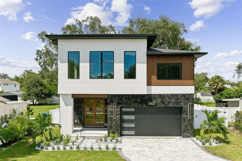 5 bedroom Single Family Residence at 3605 W Bay Avenue, Knight'S Resub, Tampa — photo 1