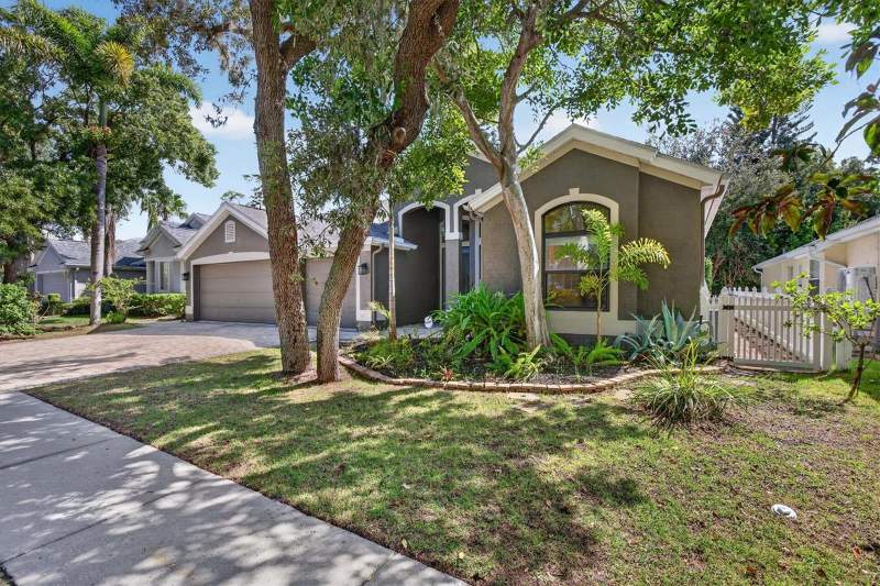 4 bedroom Single Family Residence at 1809 LONGVIEW LANE, GRASSY POINTE - PH 1, TARPON SPRINGS — photo 3