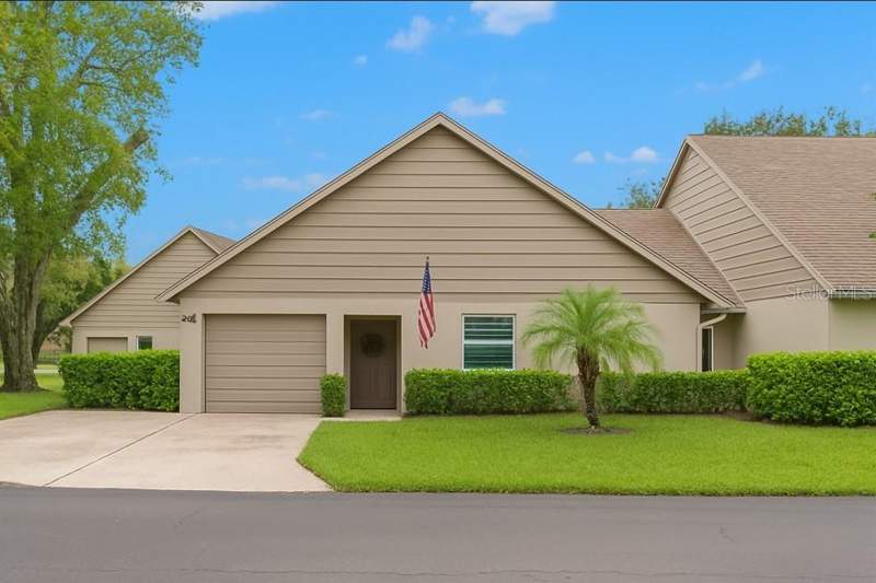 Chateaux Woods Condo