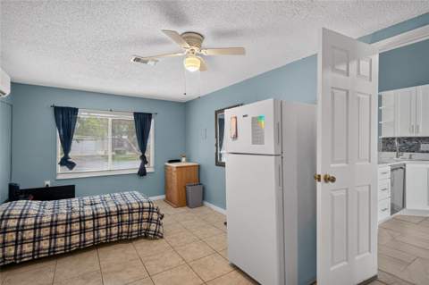 6711 Glen Forest Court, Tampa FL - photo 22 of 45