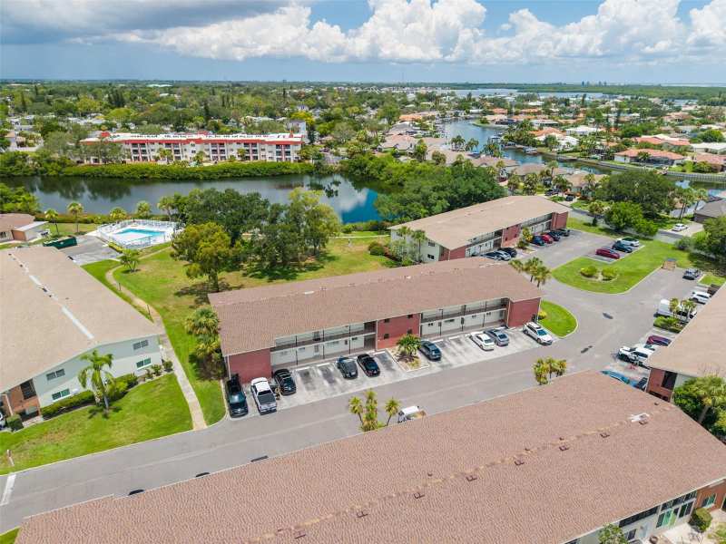 2 bedroom Condominium at 4550 Overlook Drive #152, Lake Overlook Apts, St Petersburg — photo 1