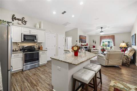 6781 Basswood Circle, Zephyrhills FL - photo 14 of 33
