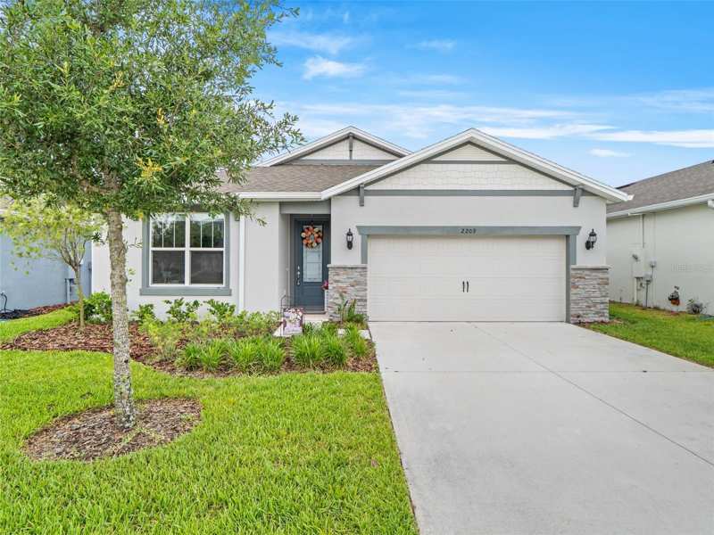 4 bedroom Single Family Residence at 2209 Canopy Terrace Boulevard, Canopy Terrace Mb 63 Pgs 139-143, Deland — photo 1