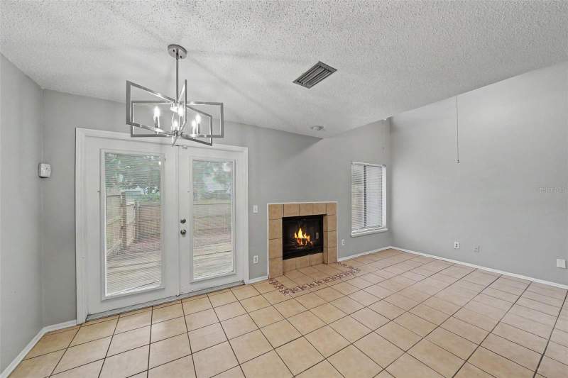 2 bedroom Townhouse at 12409 Titus Ct, Carlyle Garden Twnhms A Con, Tampa — photo 4