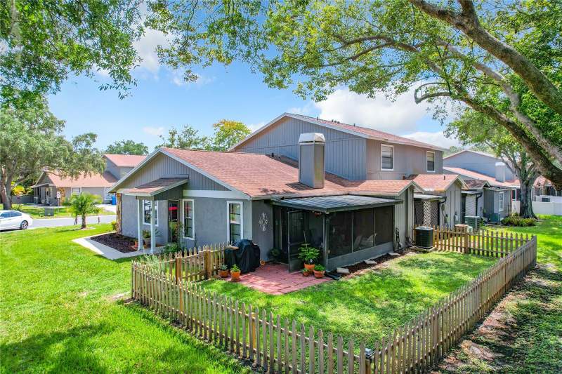 Carrollwood Oaks