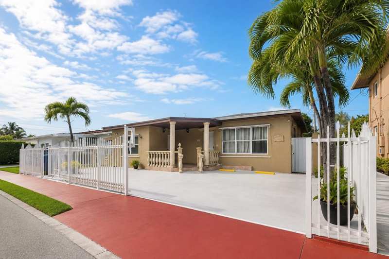6 bedroom Half Duplex at 955 79th Terrace, Biscayne Bch Sub, Miami Beach — photo 1