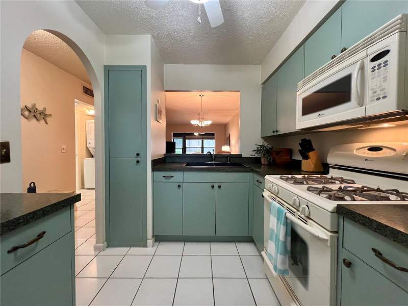 2 bedroom Villa at 1286 Mission Hills Boulevard, Mission Hills Condo, Clearwater — photo 3