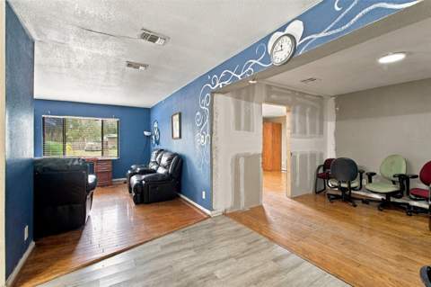 8010 Sharon Drive, Tampa FL - photo 21 of 63