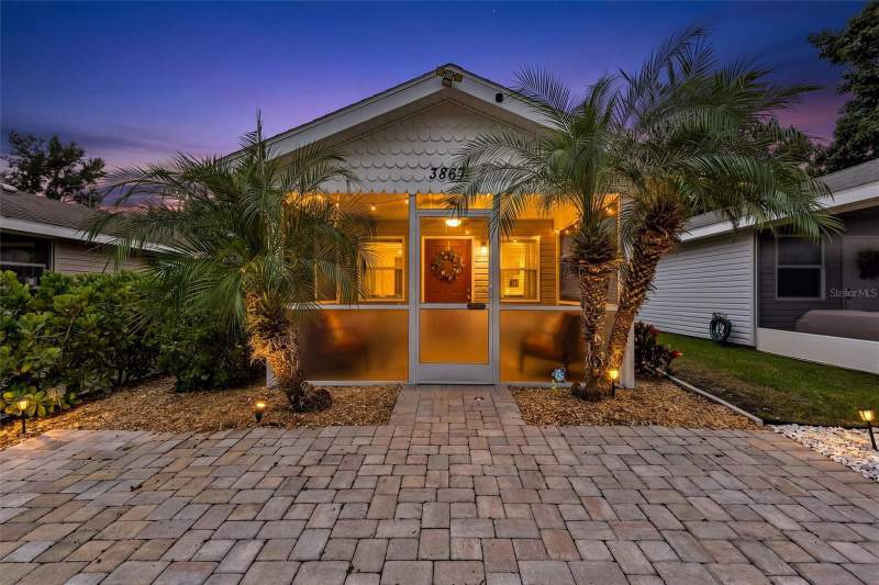 2 bedroom Single Family Residence at 3867 Almond Avenue, Beverly Terrace, Sarasota — photo 2