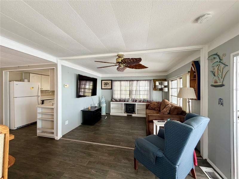 2 bedroom Mobile Home at 10399 67th Avenue #4, Edgewater Pines Roc Inc Unrec, Seminole — photo 5
