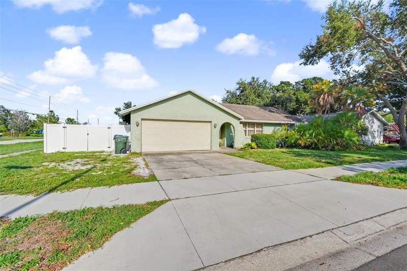 3 bedroom Single Family Residence at 12543 108th Street, Whispering Pines Manor, Largo — photo 3