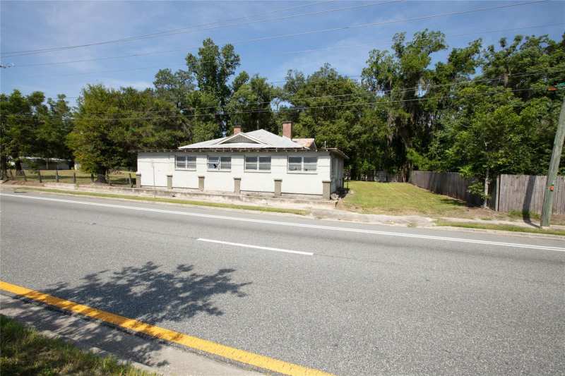 3 bedroom Single Family Residence at 14962 NE US Highway 301, Brannings 1st Add To Waldo, Waldo — photo 1