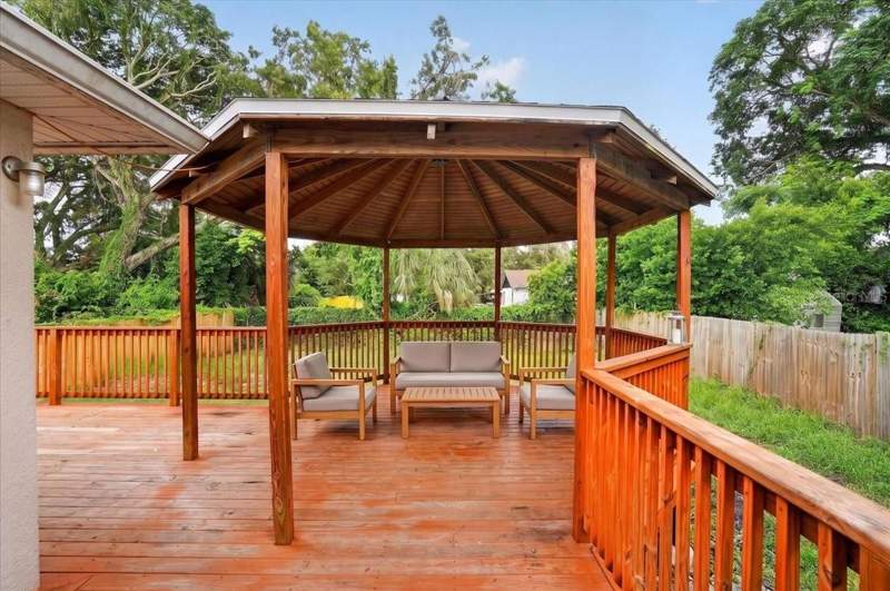 3 bedroom Single Family Residence at 1607 E Linebaugh Avenue, Tampa Overlook, Tampa — photo 2