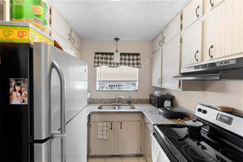 4376 Lake Underhill Road #C, Orlando FL - photo 6 of 41