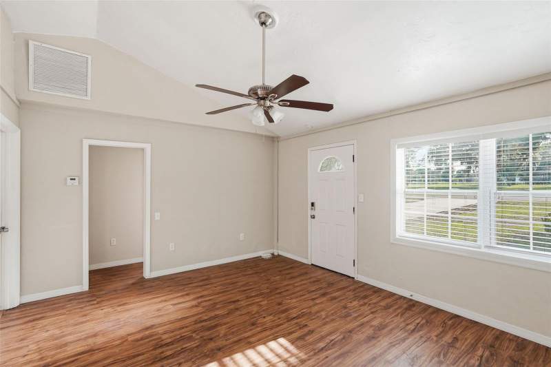 2 bedroom Single Family Residence at 303 Josephine Avenue, Fruitland Park, Fruitland Park — photo 3