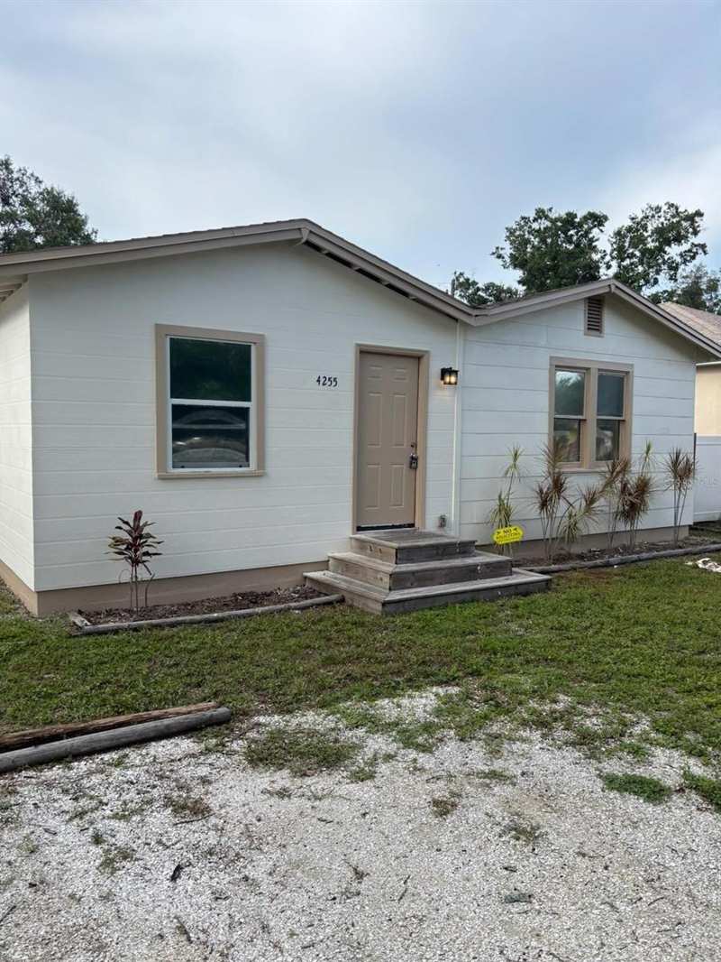 2 bedroom Single Family Residence at 4255 43rd Avenue, Amend Sub, St Petersburg — photo 1