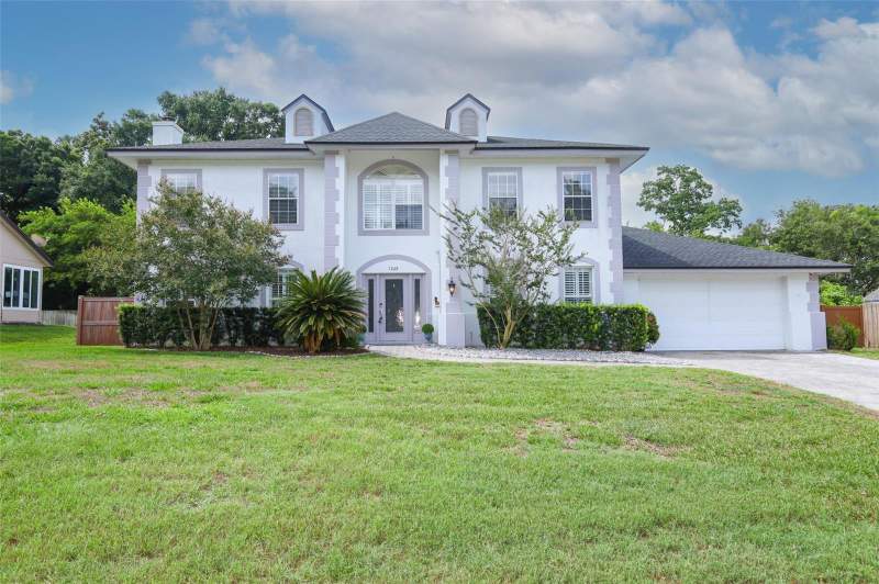 1349 VALLEY PINE CIRCLE