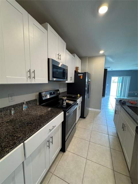 36569 Smithfield Lane, Zephyrhills FL - photo 6 of 30
