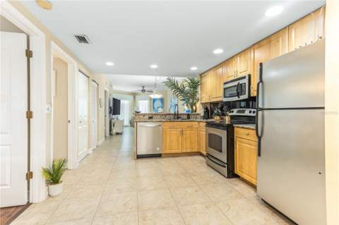 11605 Gulf Boulevard #503, Treasure Island FL - photo 16 of 60