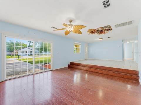 1116 E Oakwood Street, Tarpon Springs FL - photo 16 of 68