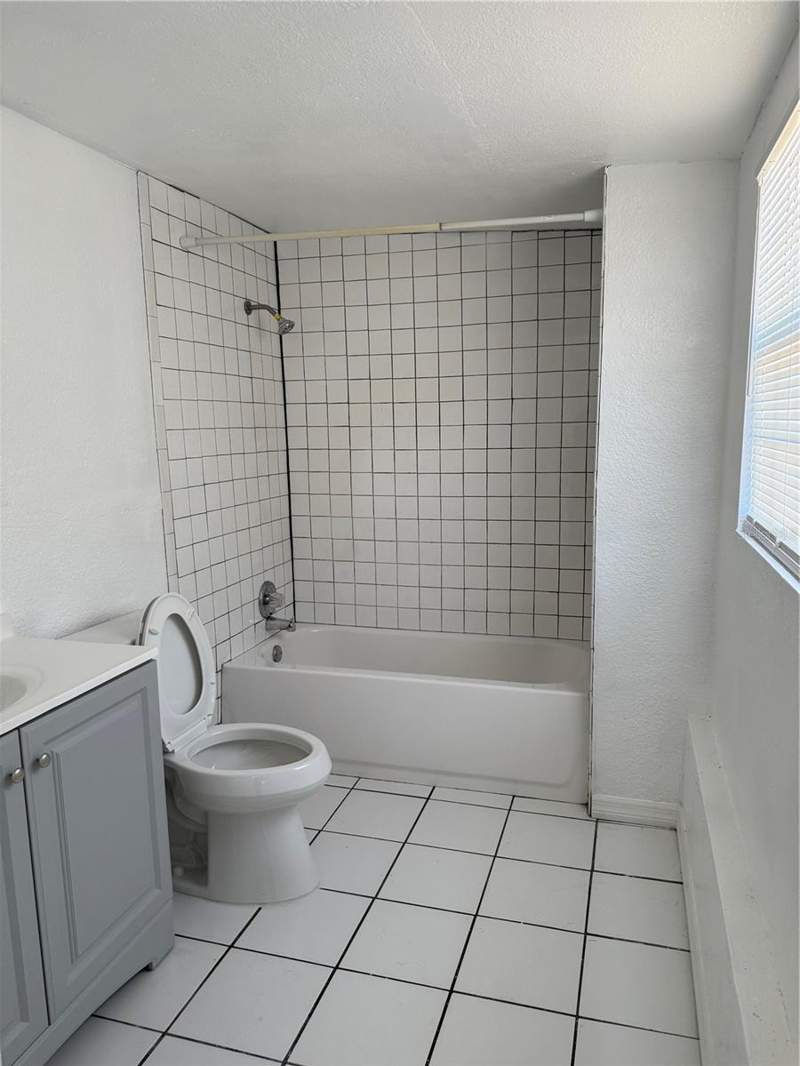 3 bedroom Single Family Residence at 4737 56th Avenue, Holdcroft Heights, St Petersburg — photo 4