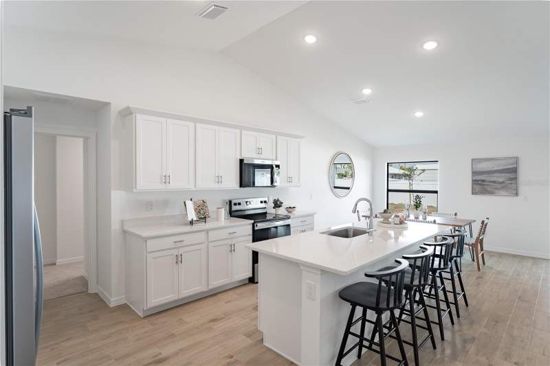 4 bedroom Single Family Residence at 407 Sherbourne Street, Port Charlotte Sec 014, Port Charlotte — photo 3