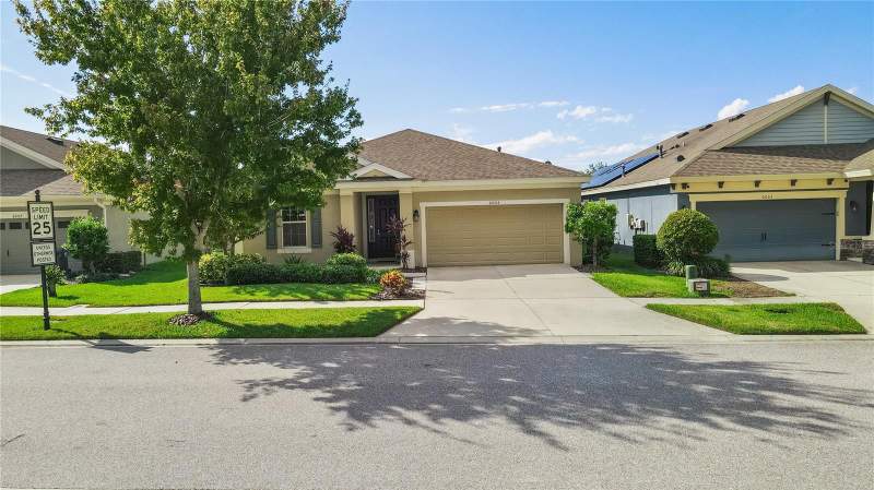 4 bedroom Single Family Residence at 6005 Shadowlake Drive, Waterset Ph 3B-2, Apollo Beach — photo 2