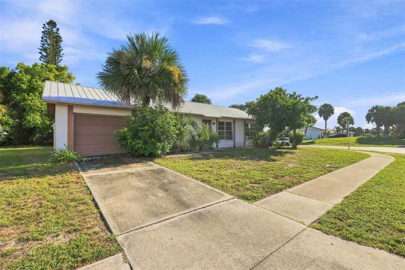 2 bedroom Single Family Residence at 13440 Muriel Avenue, Port Charlotte Sec 066, Port Charlotte — photo 1