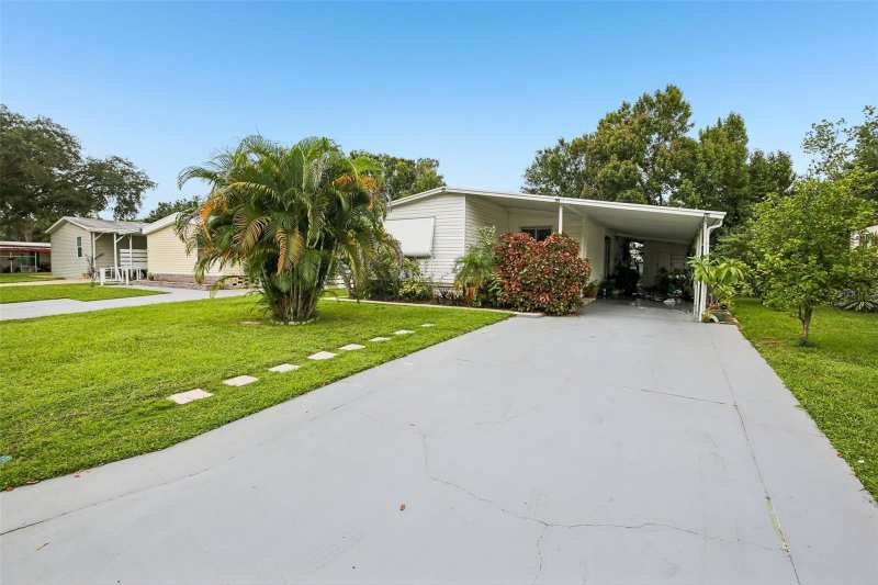 2 bedroom Manufactured Home at 8807 Sheldon West Drive, Sheldon West Mh Community, Tampa — photo 1