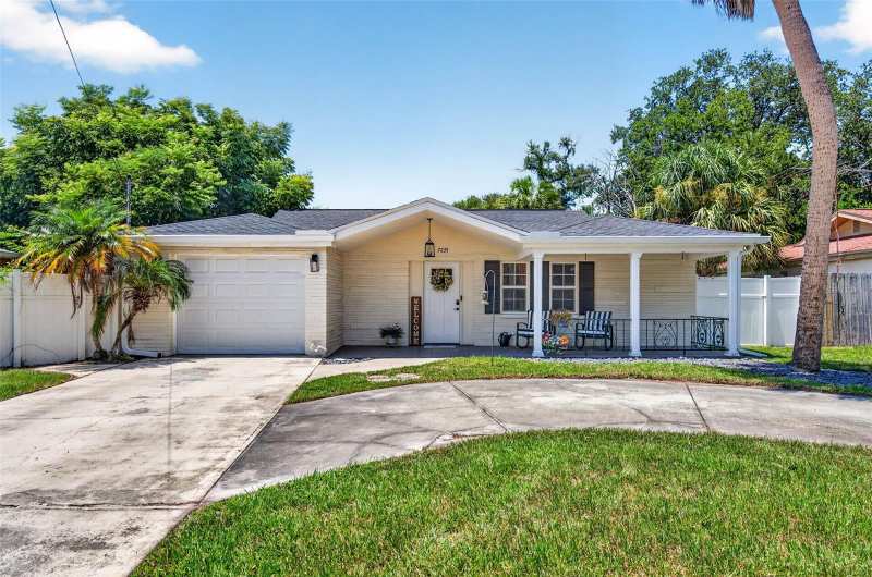 4 bedroom Single Family Residence at 7235 Astor Drive, Jasmine Court, New Port Richey — photo 1