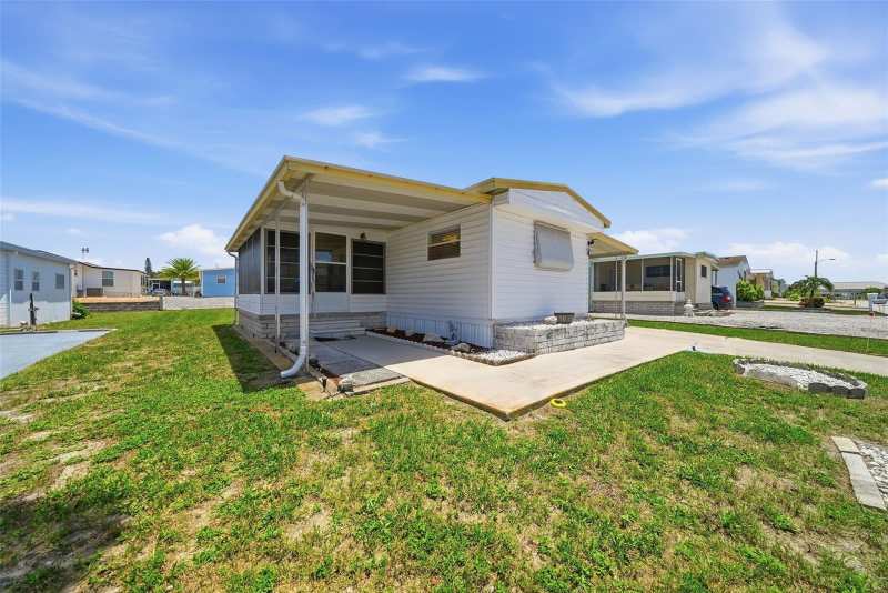 2 bedroom Mobile Home at 12116 Horseshoe Lane, Ponderosa Park, Hudson — photo 1