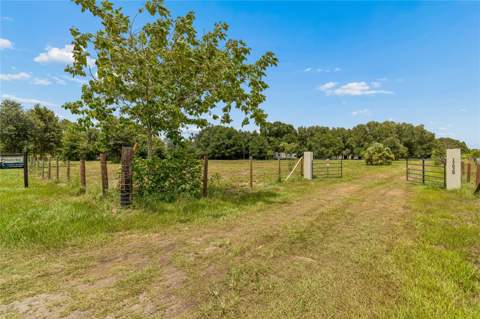 15628 Carlton Lake Road, Wimauma FL - photo 6 of 6