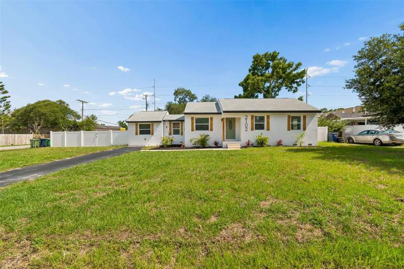 4 bedroom Single Family Residence at 2102 W Ferris Avenue, Wellswood Estates Unit 3, Tampa — photo 3