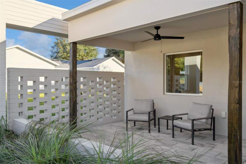 3 bedroom Single Family Residence at 450 Skyfield Court, Boulevard Oaks Of Lady Lake, Lady Lake — photo 2