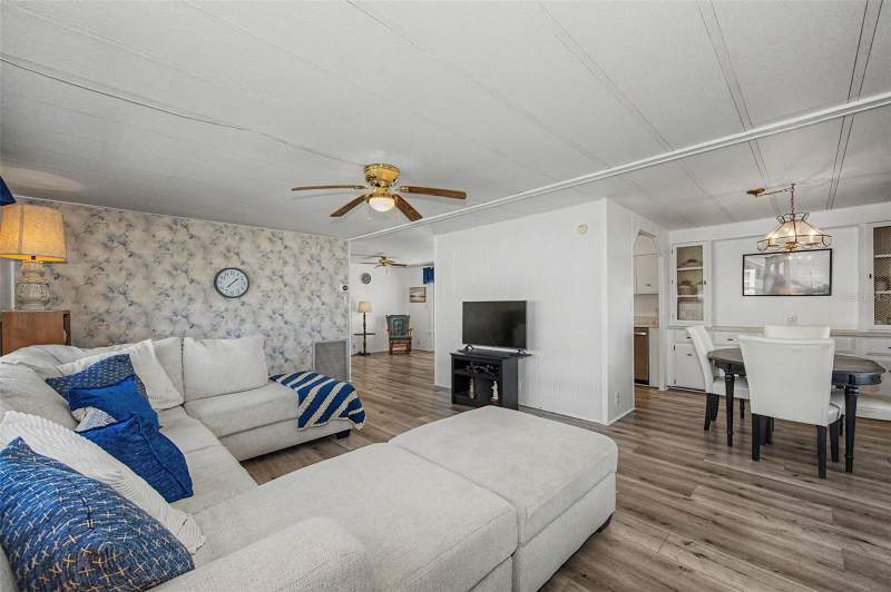 2 bedroom Mobile Home at 39820 US Highway 19 #160, Tarpon Springs, Tarpon Springs — photo 3