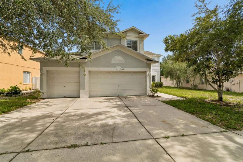 4 bedroom Single Family Residence at 3307 Pine Top Drive, Somerset Tr B, Valrico — photo 2