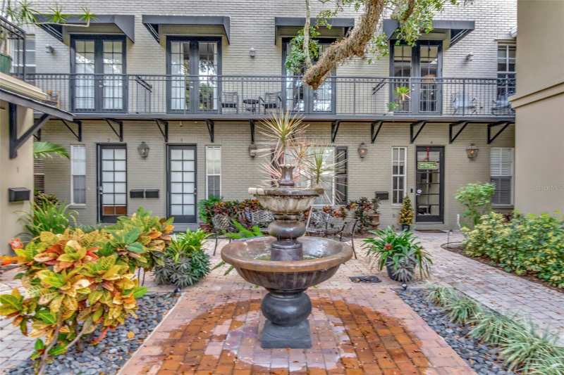 3 bedroom Condominium at 1008 S Moody Avenue #2, Poydras Twnhs, Tampa — photo 1
