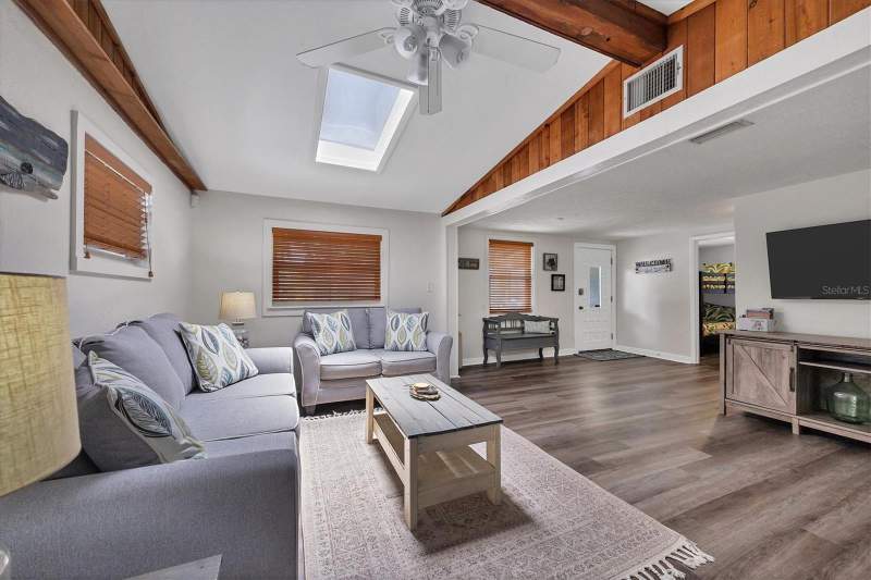 3 bedroom Single Family Residence at 900 Beverly Avenue, Highland Park, Largo — photo 4