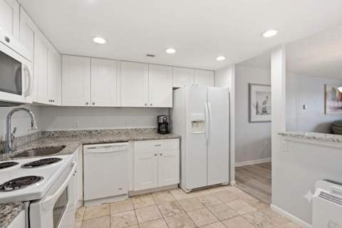 800 S Gulfview Boulevard #403, Clearwater Beach FL - photo 20 of 54