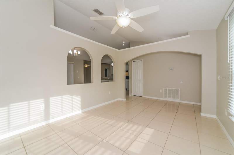 3 bedroom Single Family Residence at 611 Basingstoke Court, Poinciana Village 2 Nbhd 3, Kissimmee — photo 4