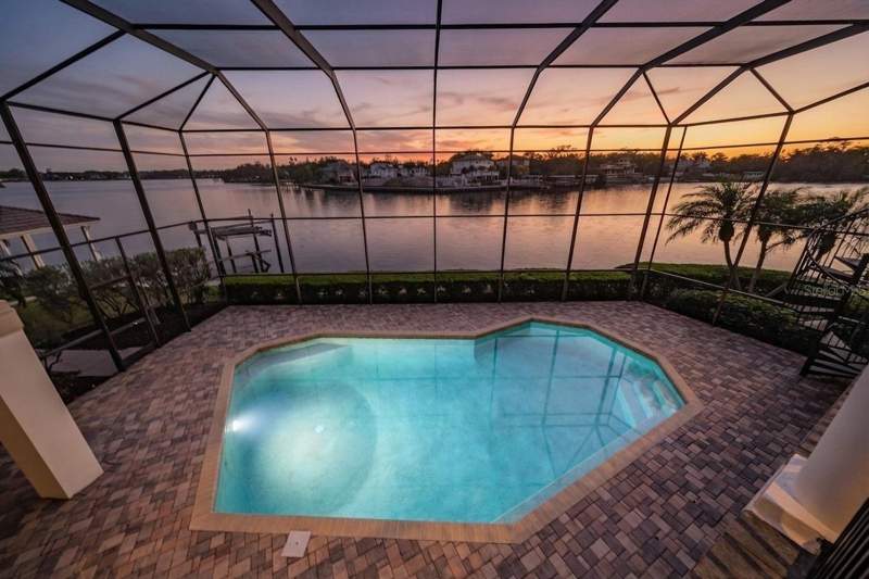 4 bedroom Single Family Residence at 62 Central Court, Van Winkles Sub, Tarpon Springs — photo 2