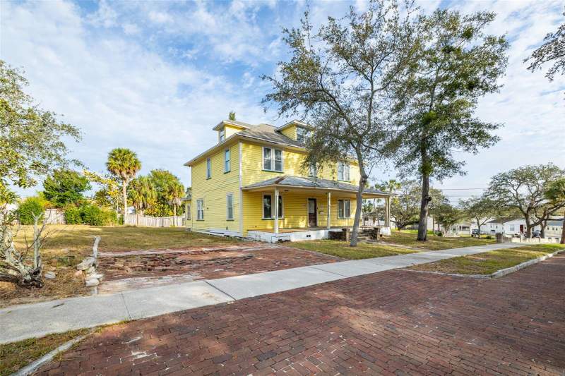 4 bedroom Single Family Residence at 553 Division Street, Fergusons C, Tarpon Springs — photo 5