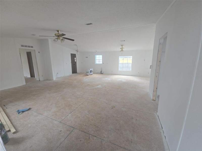 3 bedroom Manufactured Home at 10012 Indiana Street, Gibsonton On The Bay 3rd Add, Gibsonton — photo 5